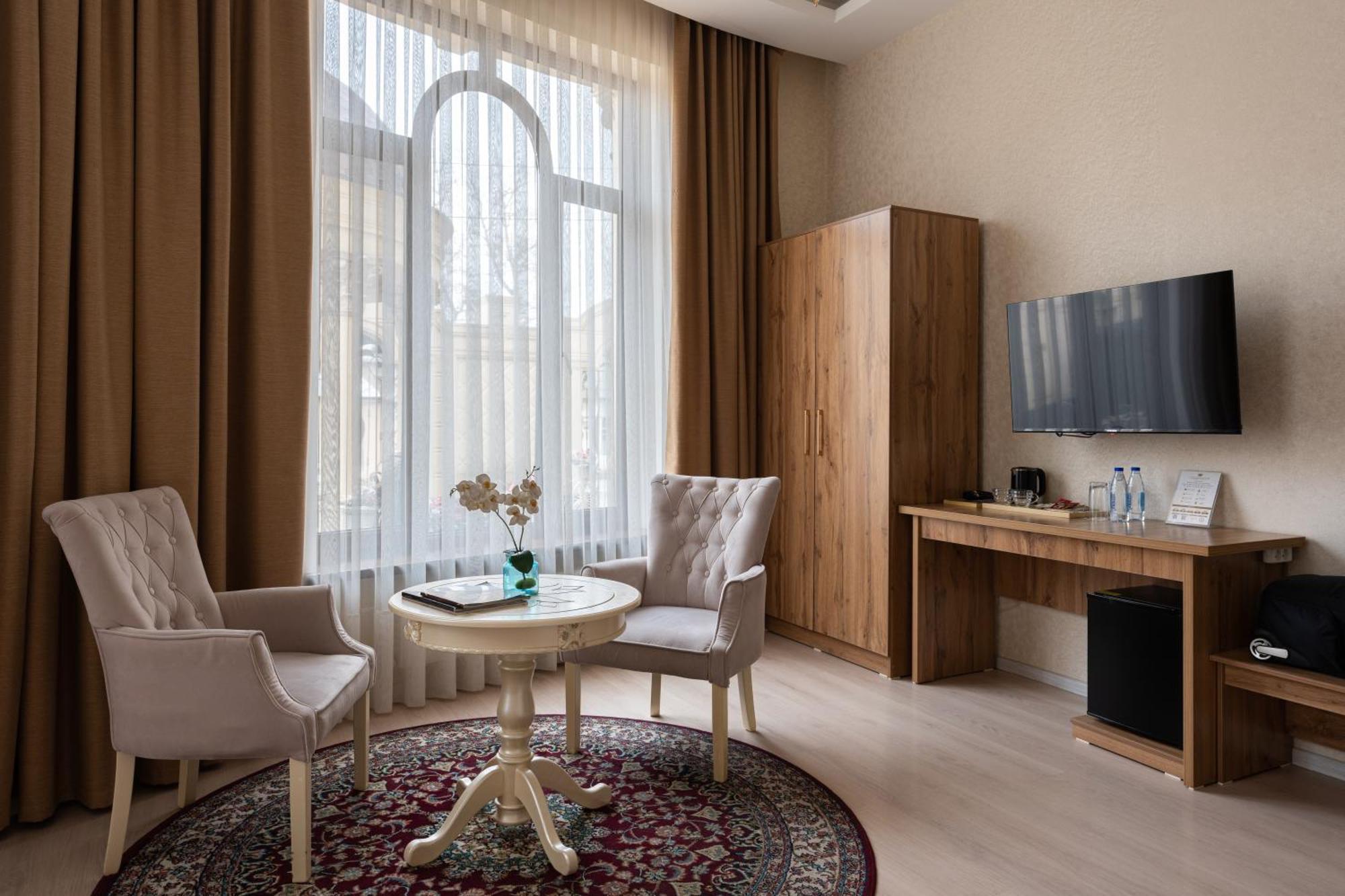 Shoxjahon Hotel - 600 Mbps Internet ทาชเคนต์ ภายนอก รูปภาพ
