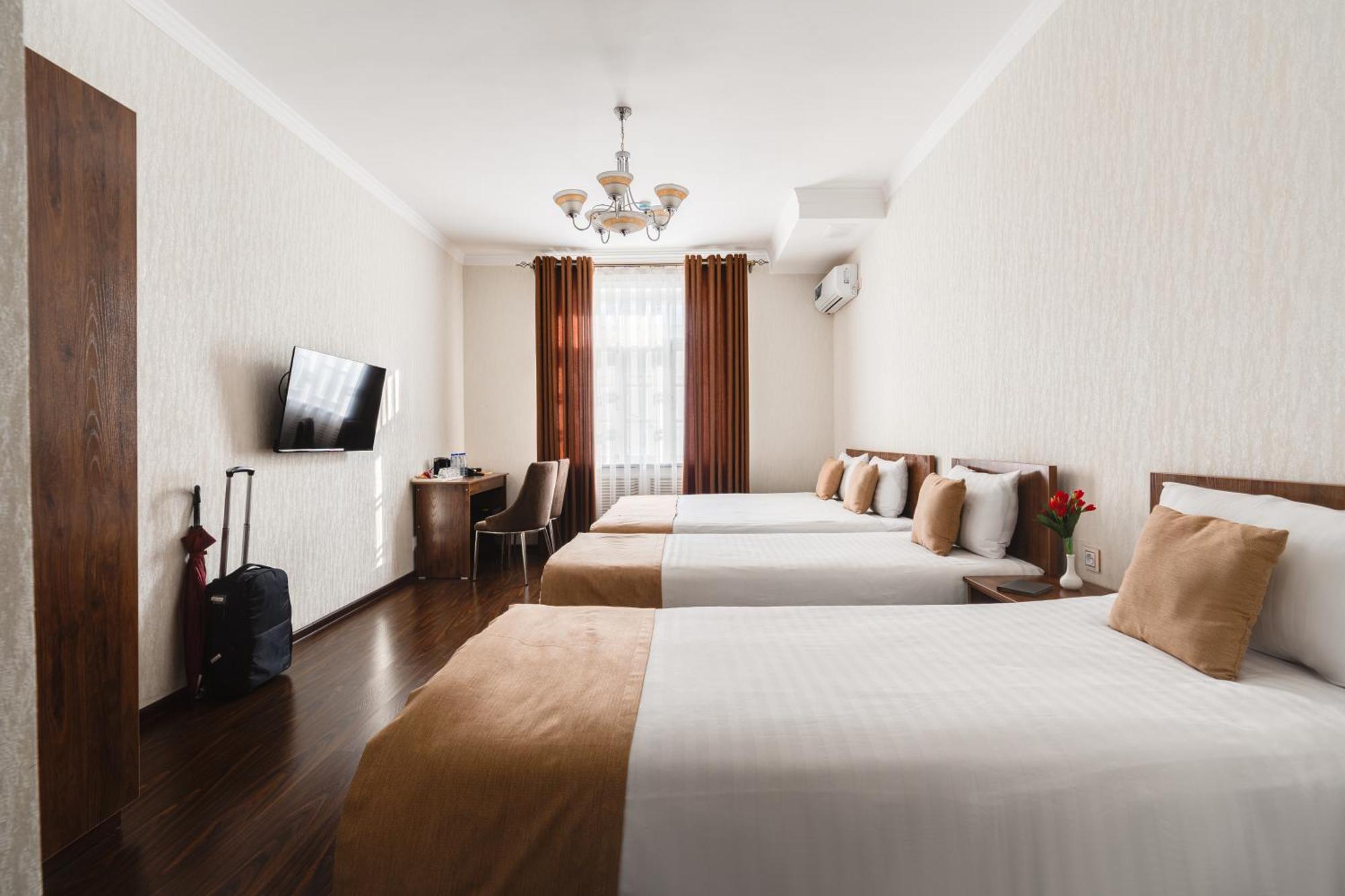 Shoxjahon Hotel - 600 Mbps Internet ทาชเคนต์ ภายนอก รูปภาพ