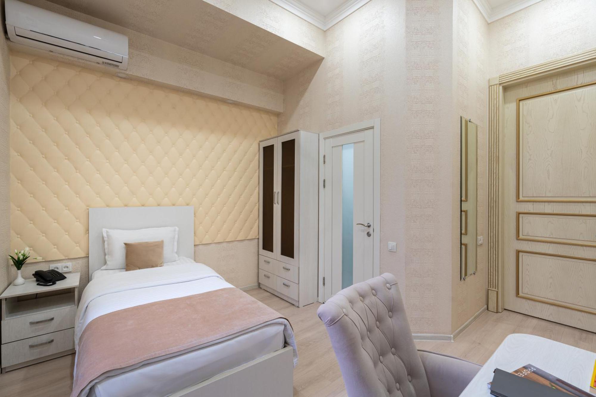 Shoxjahon Hotel - 600 Mbps Internet ทาชเคนต์ ภายนอก รูปภาพ