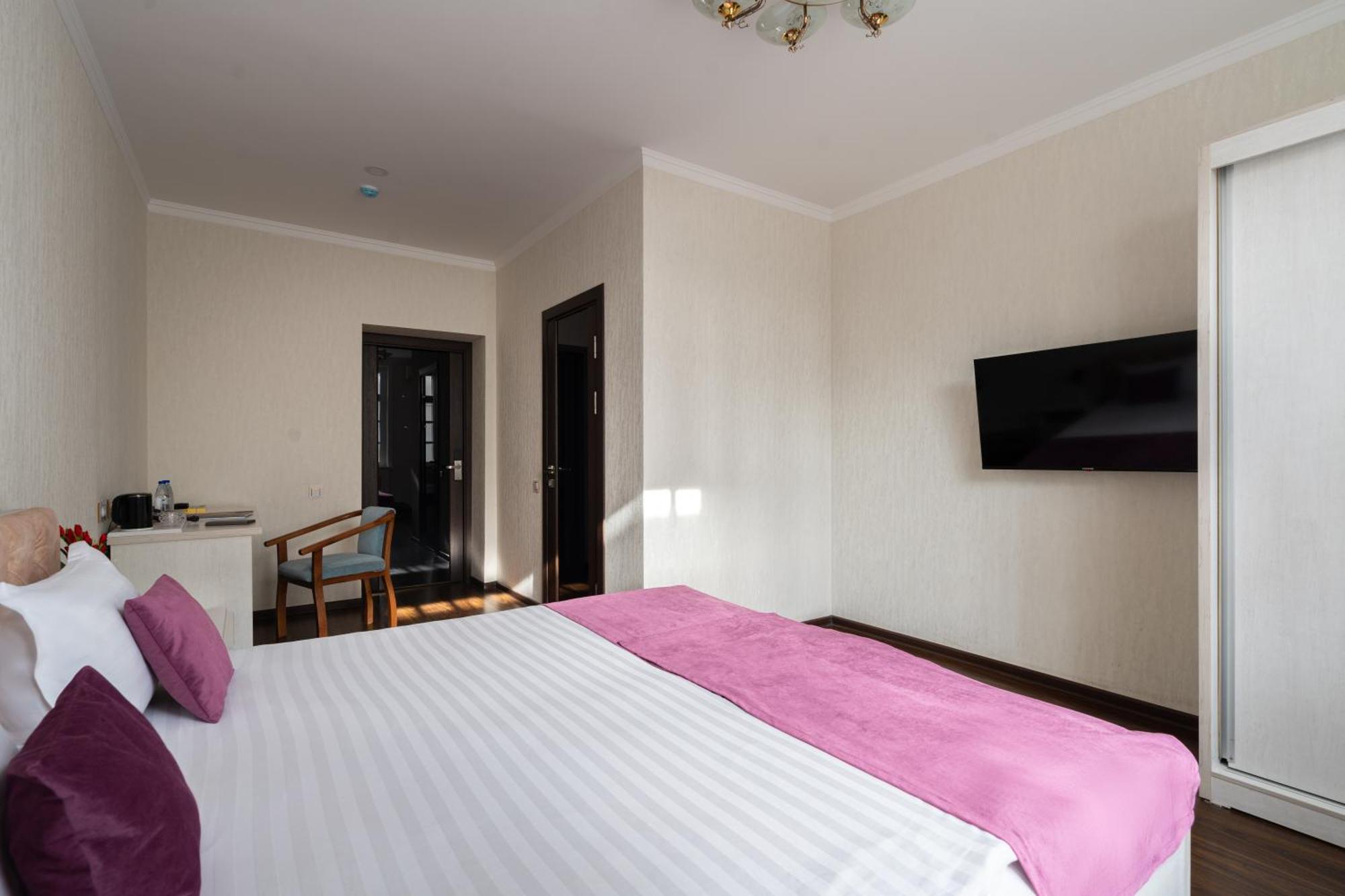 Shoxjahon Hotel - 600 Mbps Internet ทาชเคนต์ ห้อง รูปภาพ